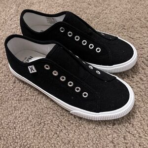 Hurley black canvas slip on sneakers. 👟